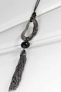 Elegant Oval and Chain Tassel Pendant Necklace
